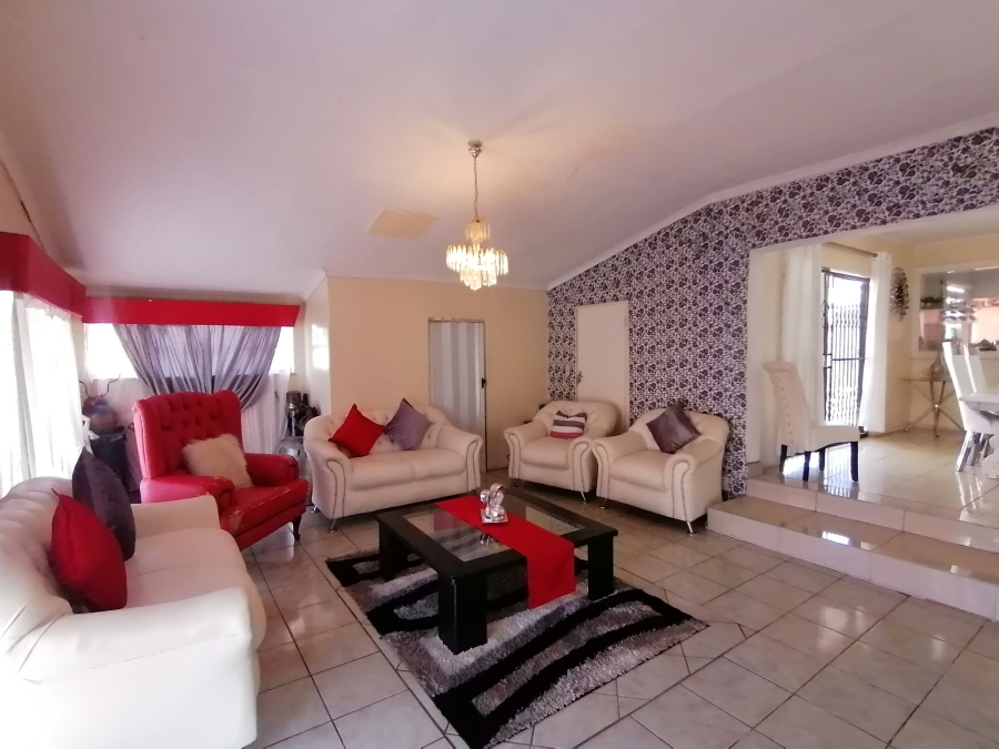 3 Bedroom Property for Sale in Roosheuwel Ext 2 North West